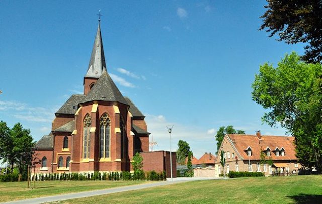 St. Laurentius Kirche, Westkirchen