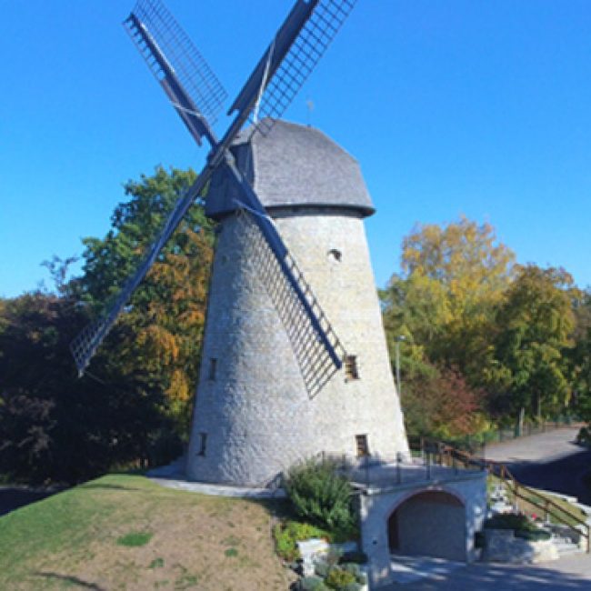 Die Windmühle vor dem Saisonstart