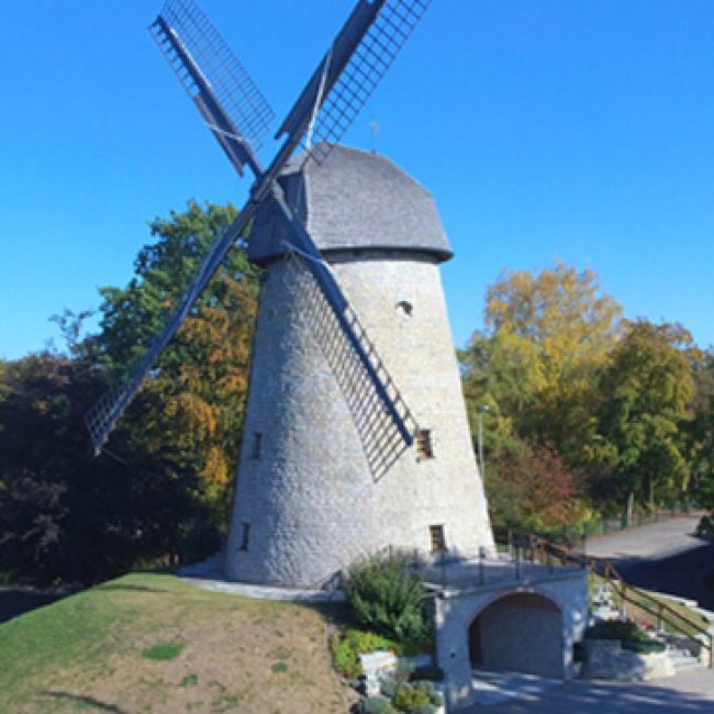 Die Windmühle vor dem Saisonstart