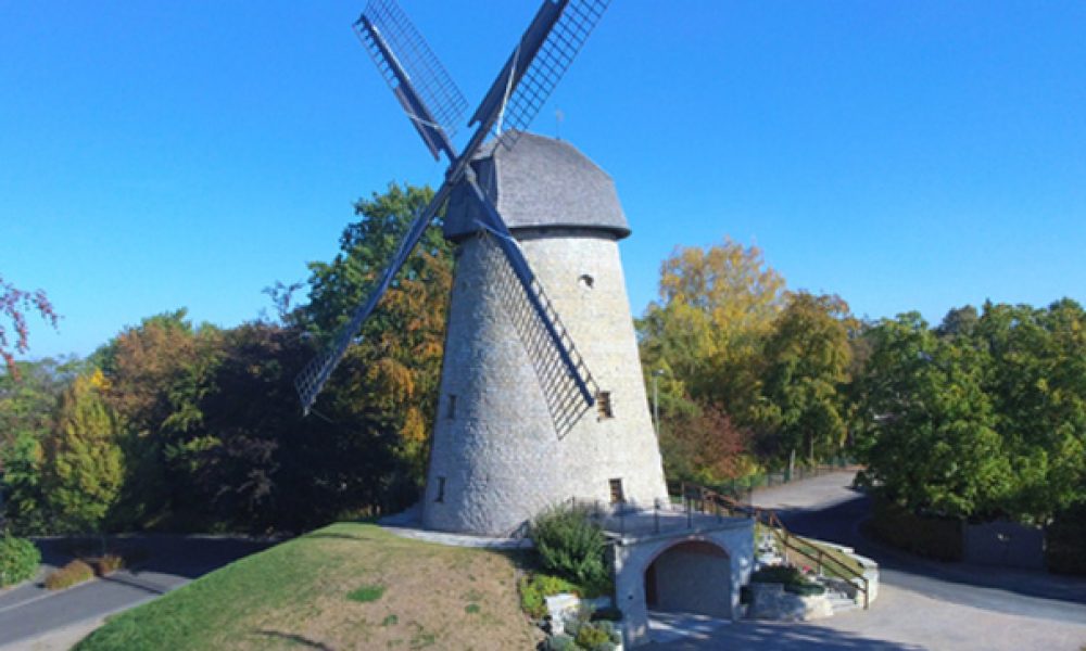 Die Windmühle vor dem Saisonstart